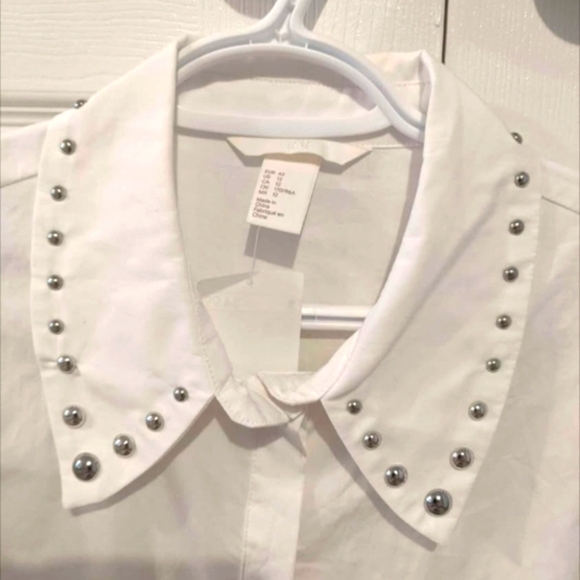Women's (Size 12) White Button Down Blouse With Studded Collar - Picture 3 of 5